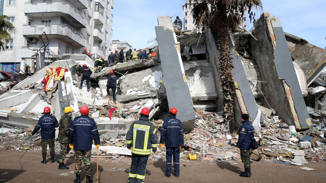 35 kişiye mezar olmuştu! Acı rapor yayınlandı! Ezgi Apartmanı'nın yıkılma nedeni belli oldu!