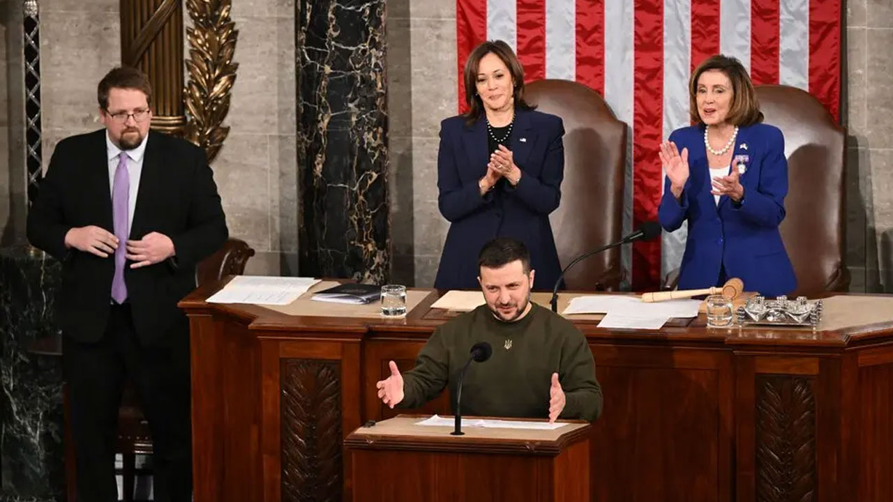 Zelenskiy açıkladı: F-16'ları teslim ettiler! Sayısı bilinmiyor!