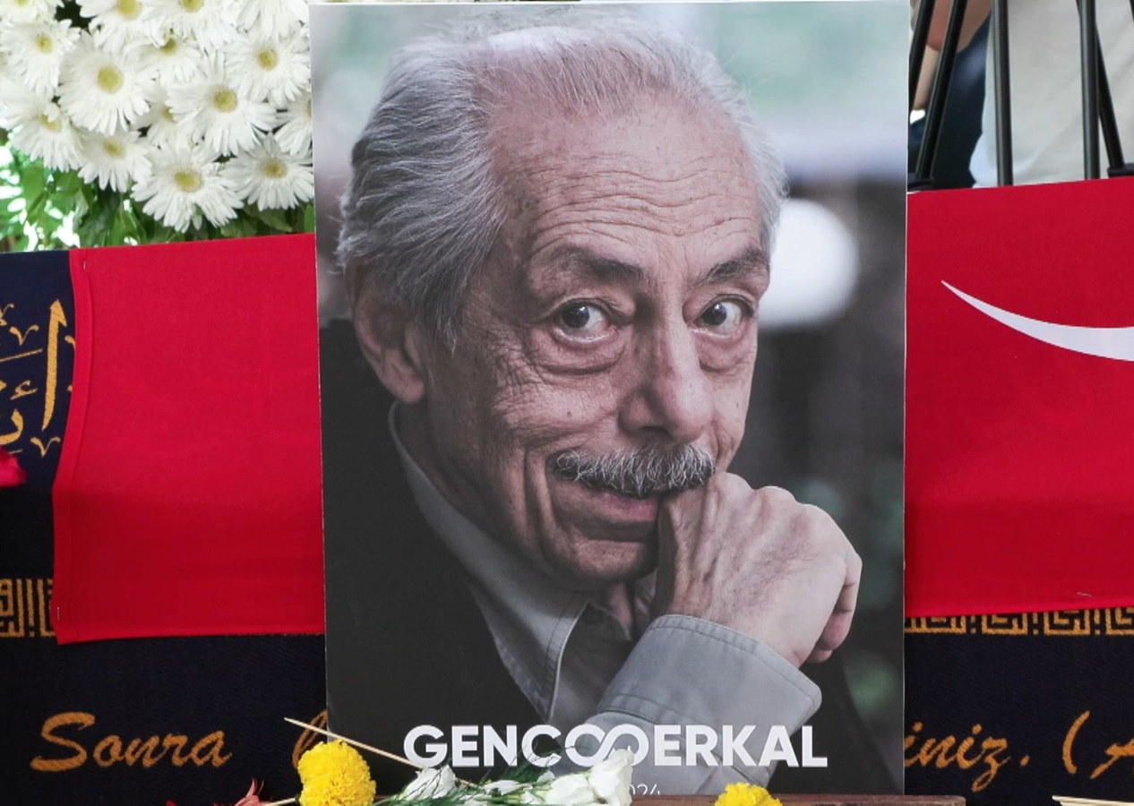 Türk tiyatrosunun usta ismi Genco Erkal son yolculuğuna uğurlandı