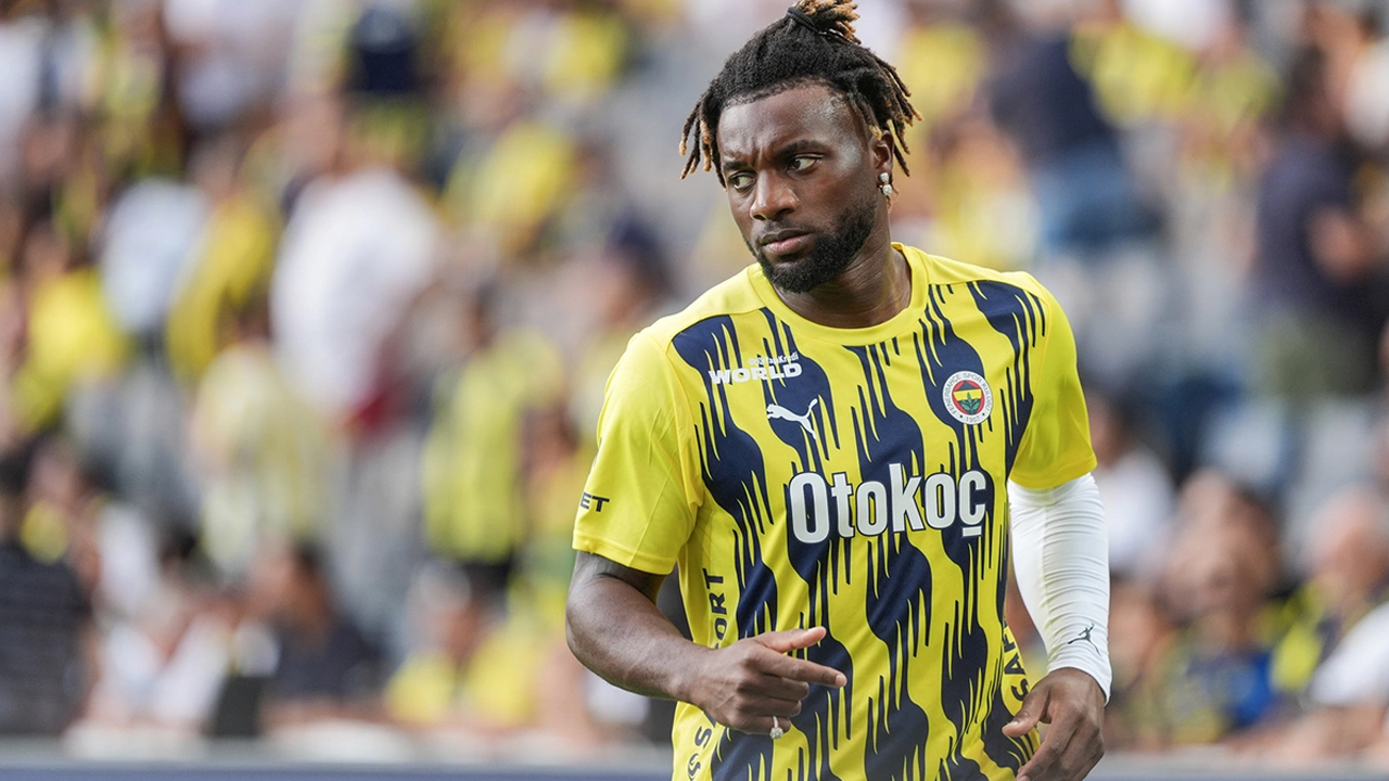 Fenerbahçe taraftarı Youssef En-Nesyri ve Allan Saint-Maximin'e kavuşmak için biraz daha bekleyecek