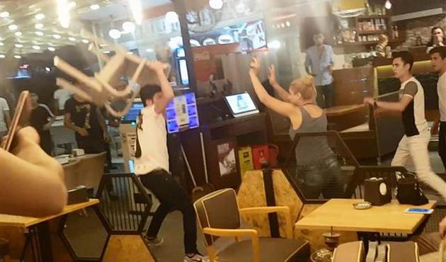 Öfke ve nefret kameraya böyle yansıdı!