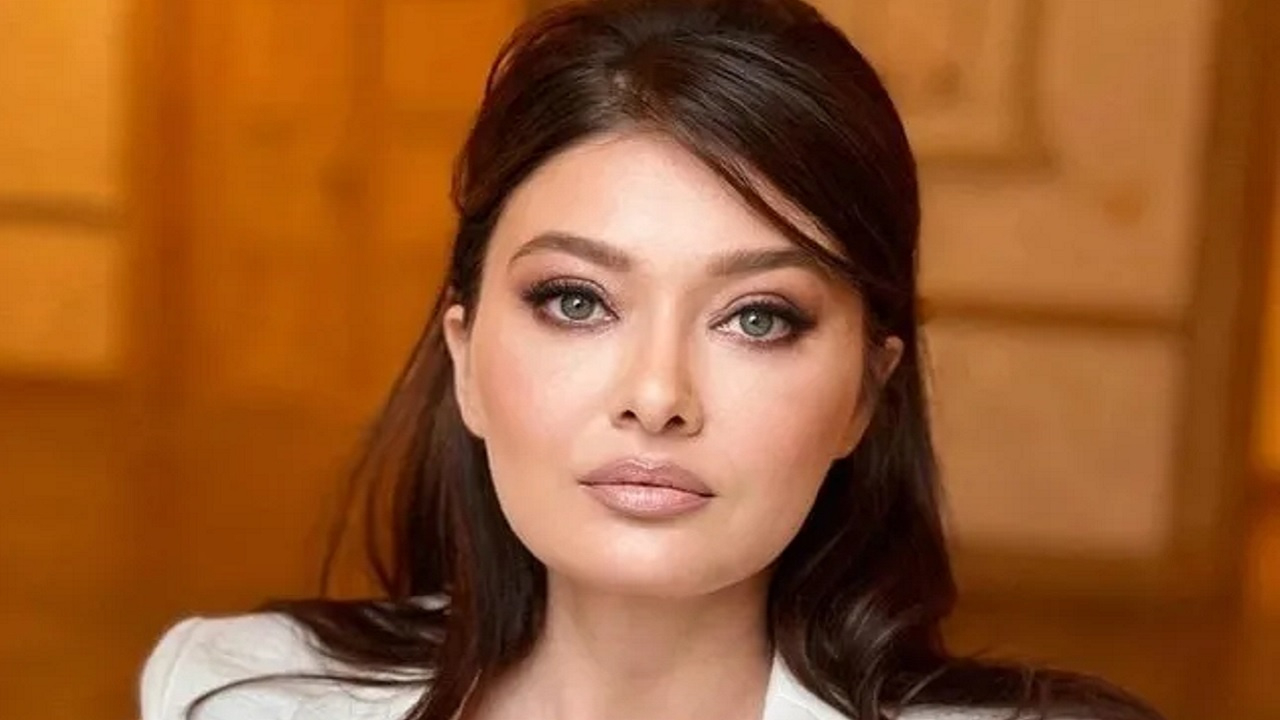 Ünlü oyuncu Nurgül Yeşilçay sevgilisiyle İstanbul'u terk ediyor! Evlilik sorusuna şaşırtıcı yanıt