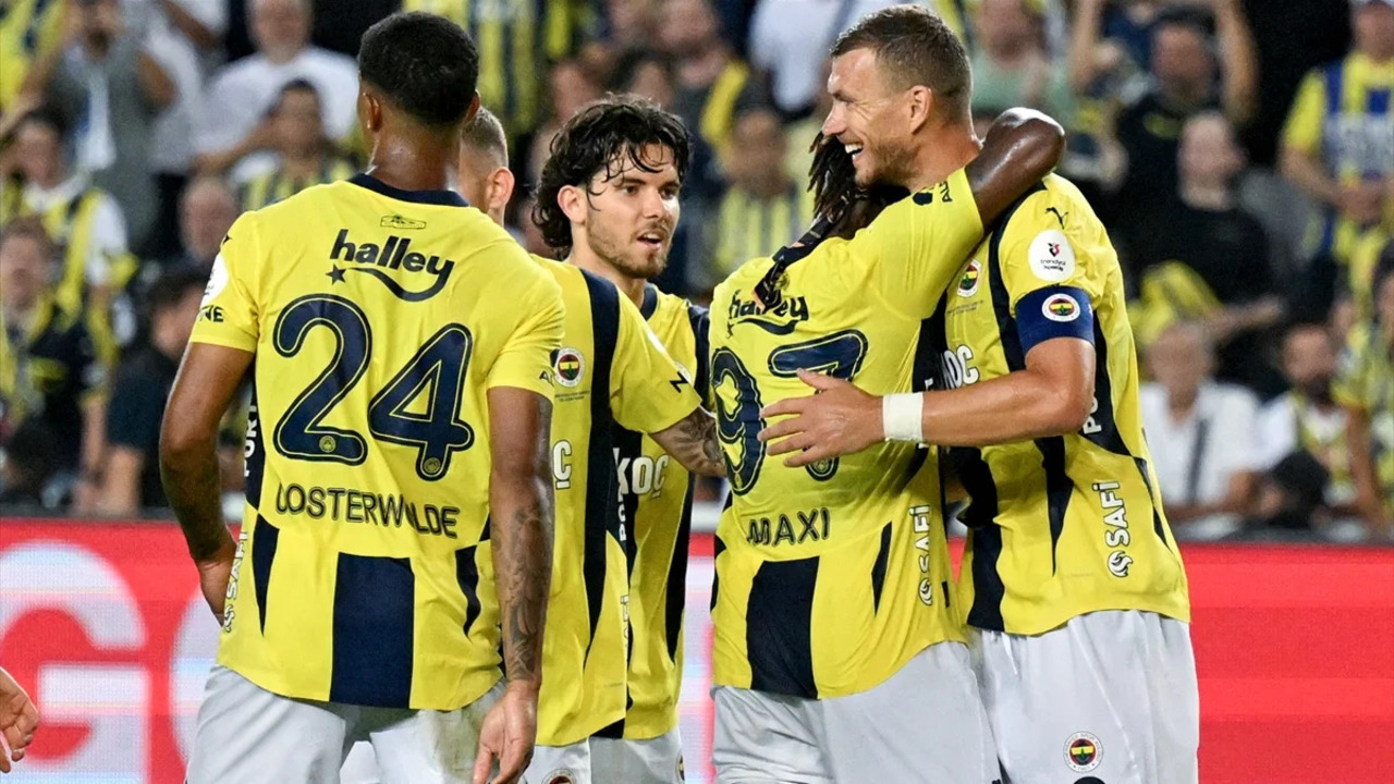 Edin Dzeko attı, Fenerbahçe Süper Lig'e galibiyetle başladı! Fenerbahçe 1 - 0 Adana Demirspor | Maçın özeti