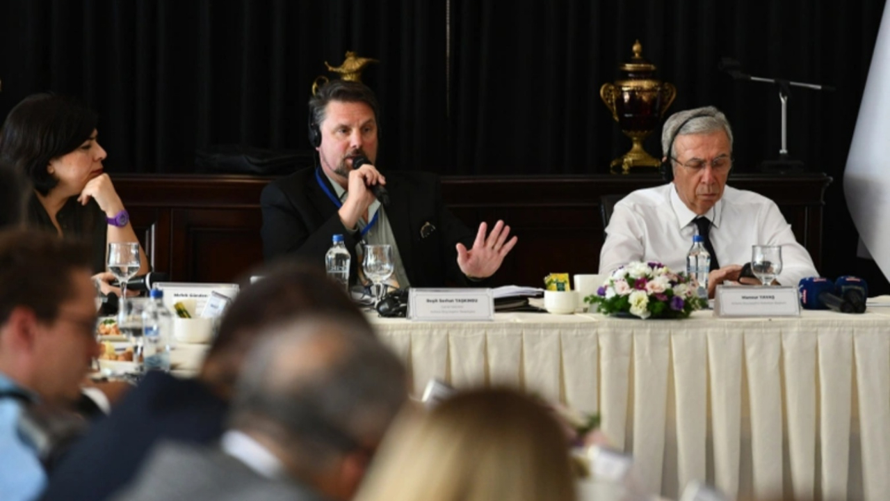 Mansur Yavaş’tan renkli darbelerin foncusuyla toplantı! "Her konuda işbirliği yapmaya hazırız"