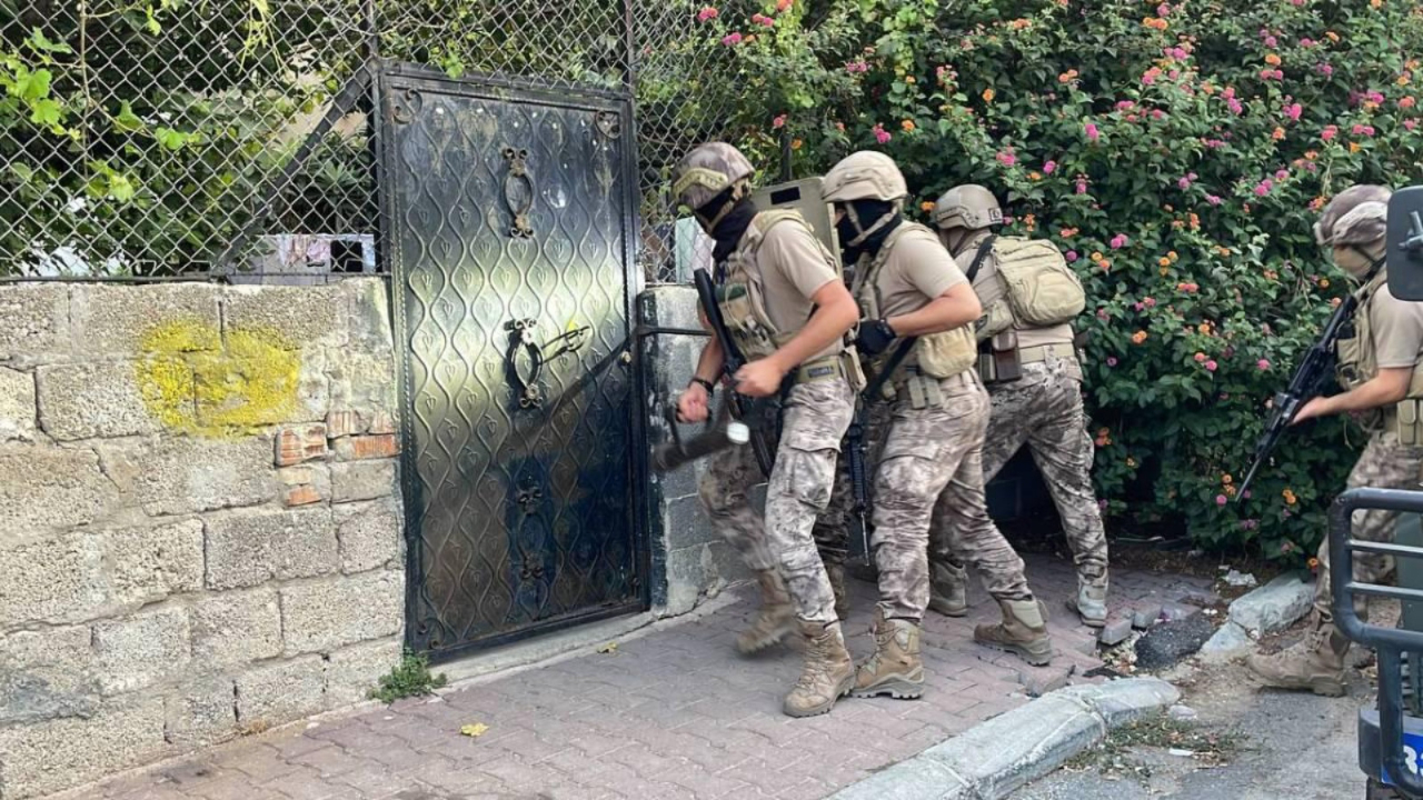 Zehir tacirlerine darbe: 3 tondan fazla uyuşturucu madde ele geçirildi!
