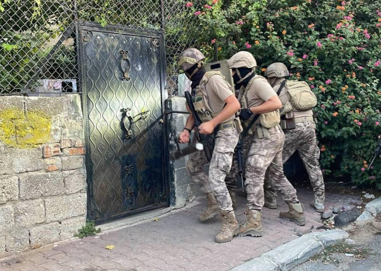 Zehir tacirlerine 26 ilde darbe! 1 ton 47 kilogram uyuşturucu ele geçirildi...