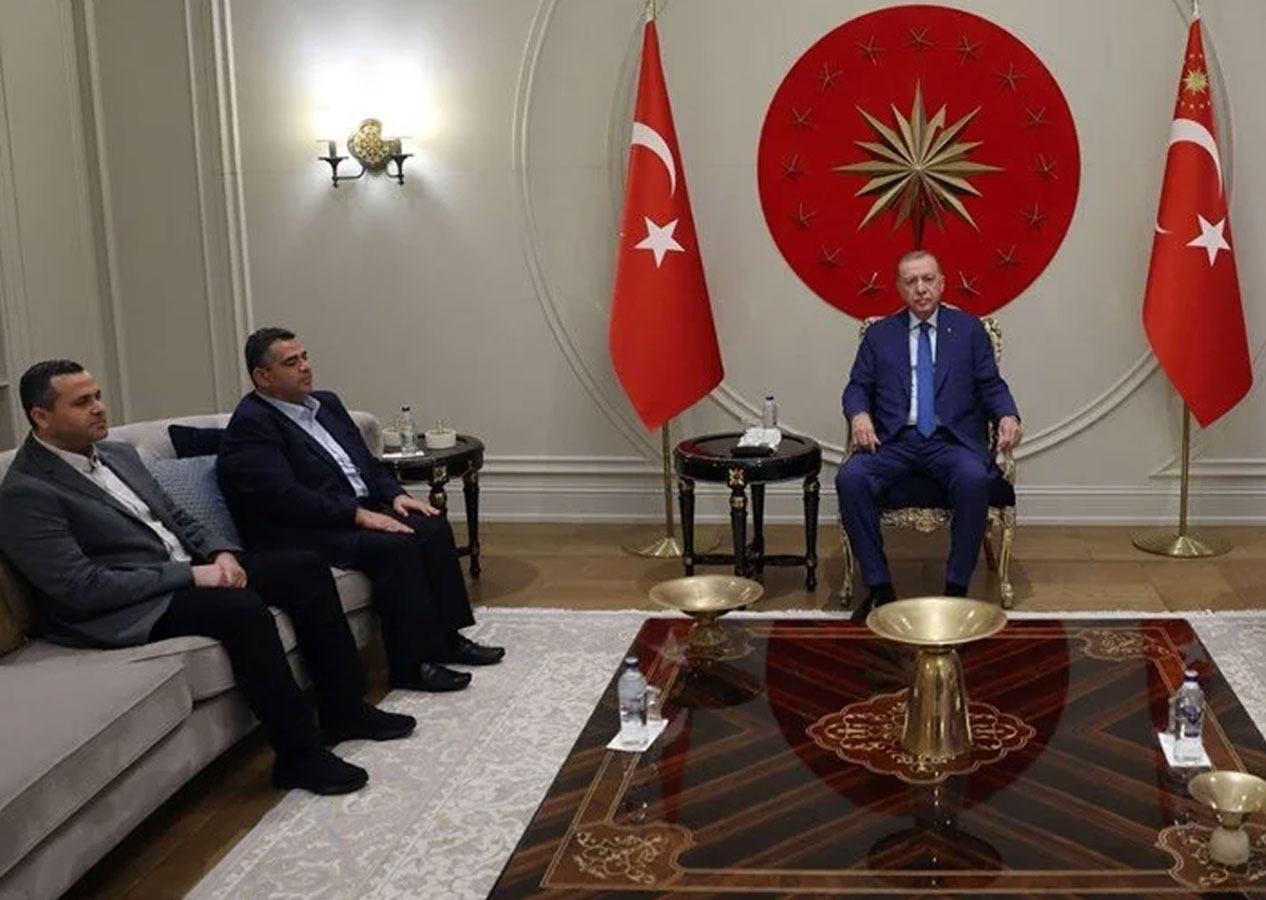 Cumhurbaşkanı Erdoğan suikasta uğrayan Haniye'nin oğulları ile görüştü