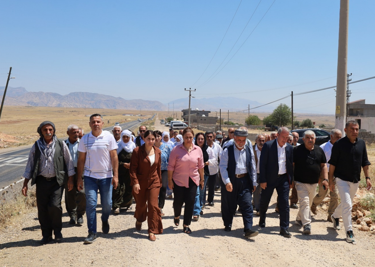 Milletin değil PKK'nın vekili! DEM Partili vekil Nevruz Uysal Aslan, terörist taziyesinde Türkiye'yi hedef aldı