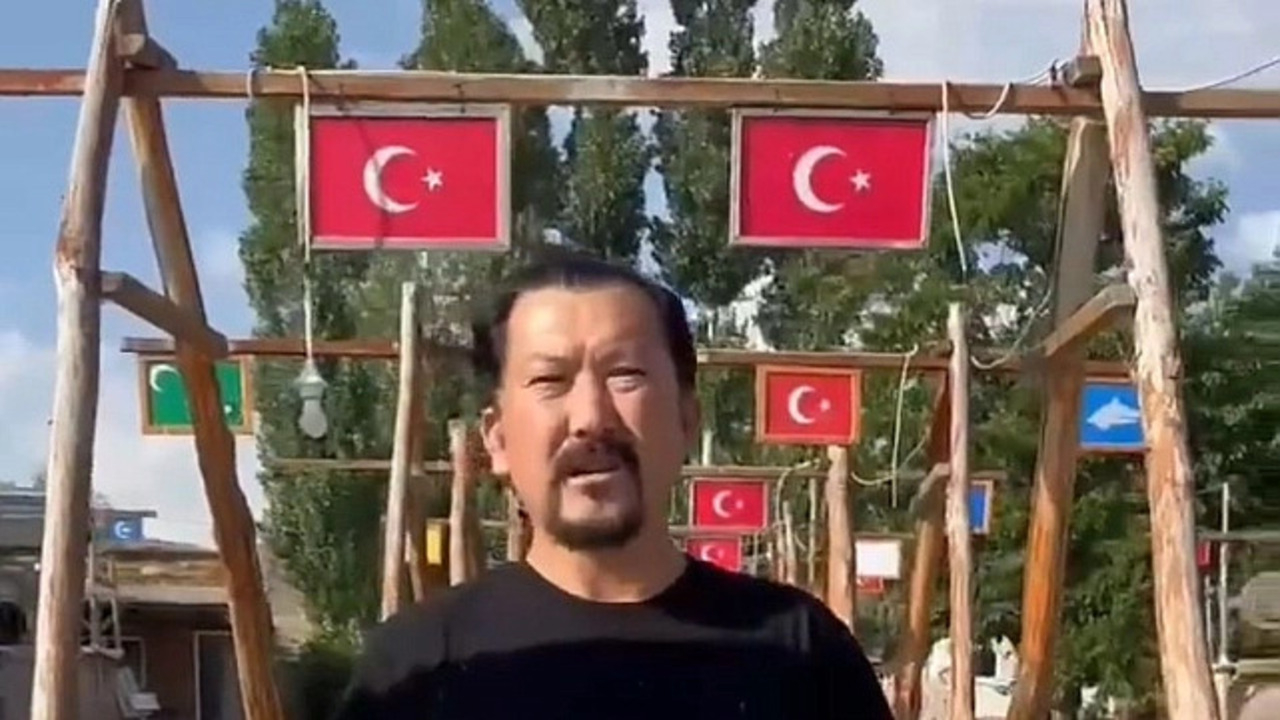 Türk bayrağı rahatsız etti: DEM Partili Muradiye Belediyesi'nden, Kırgız Türkü vatandaşa ırkçılılık!