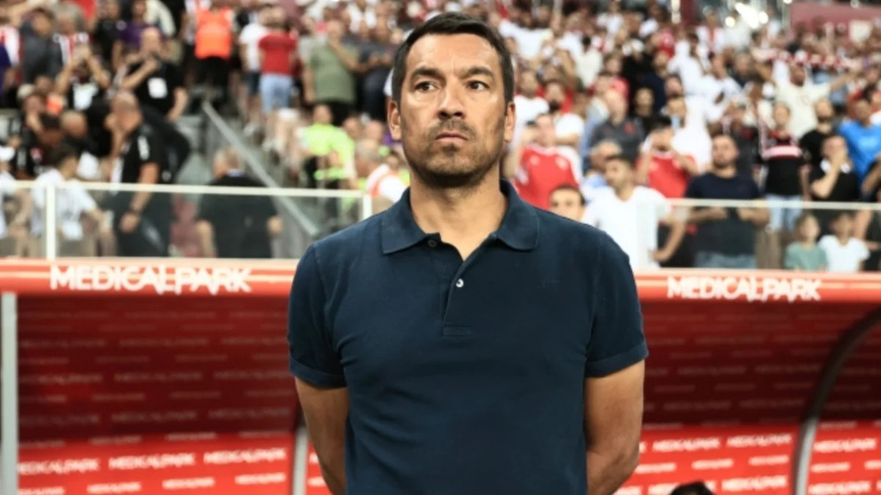 Giovanni van Bronckhorst'tan dikkat çeken açıklamalar: Güçlü ve derin bir kadromuz var!
