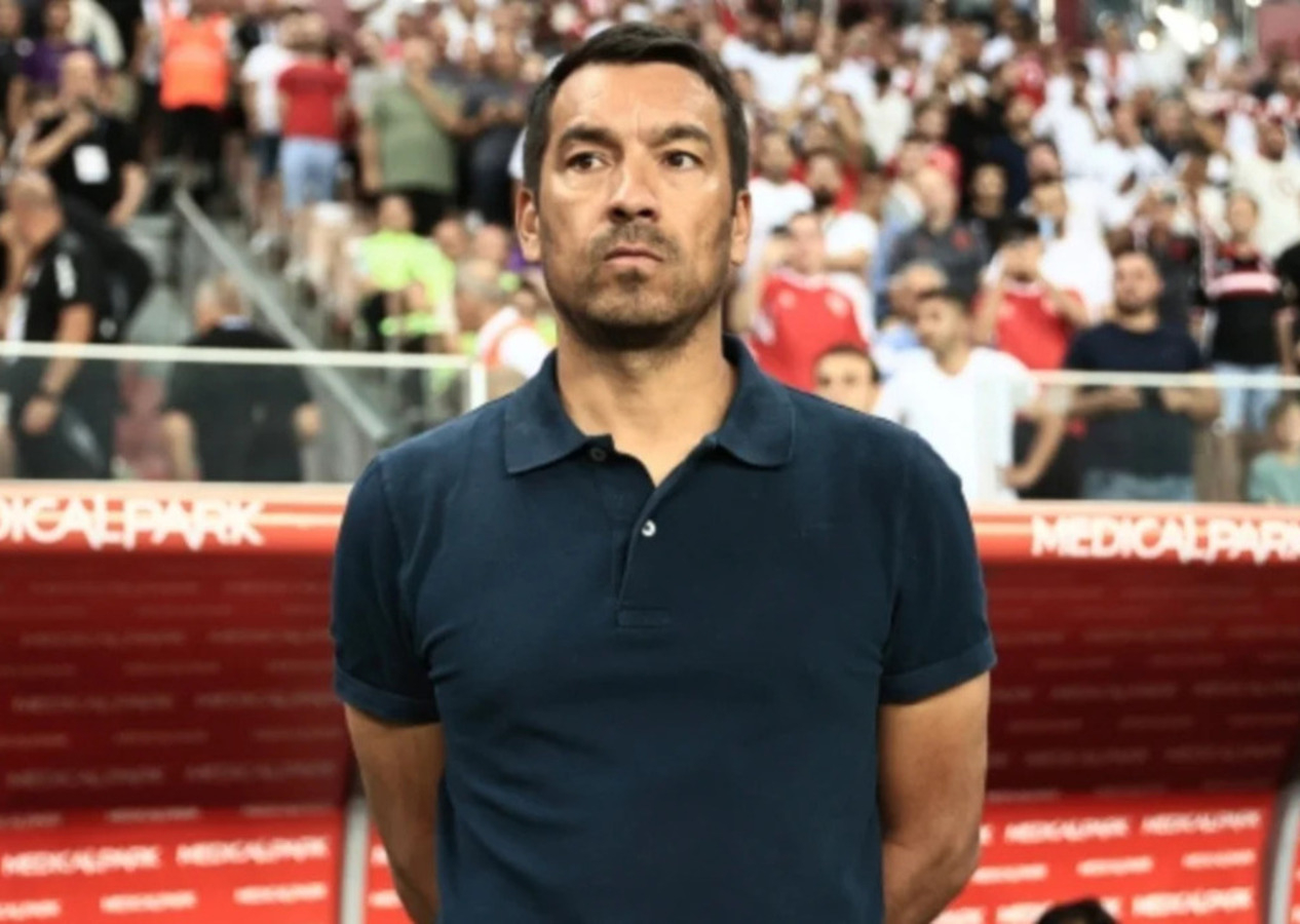 Giovanni van Bronckhorst'tan dikkat çeken açıklamalar: Güçlü ve derin bir kadromuz var!