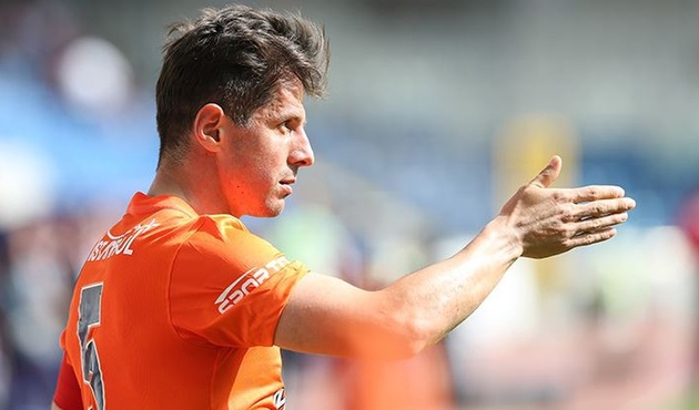 'Emre Belözoğlu'na dikkat edin'