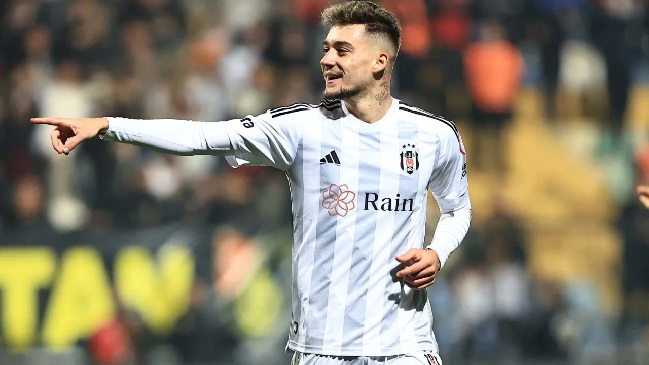 Beşiktaş'ta Ernest Muçi'nin kalemi kırıldı! Arnavut yıldız transfer görüşmeleri yapmaya başladı