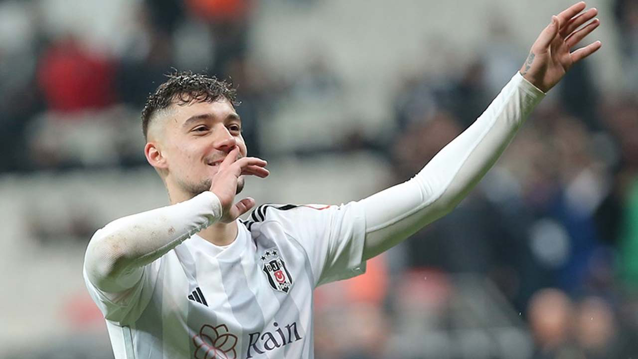 Beşiktaş'ın başına talih kuşu kondu! Ernest Muçi için Premier Lig'den 15 milyon euroluk teklif