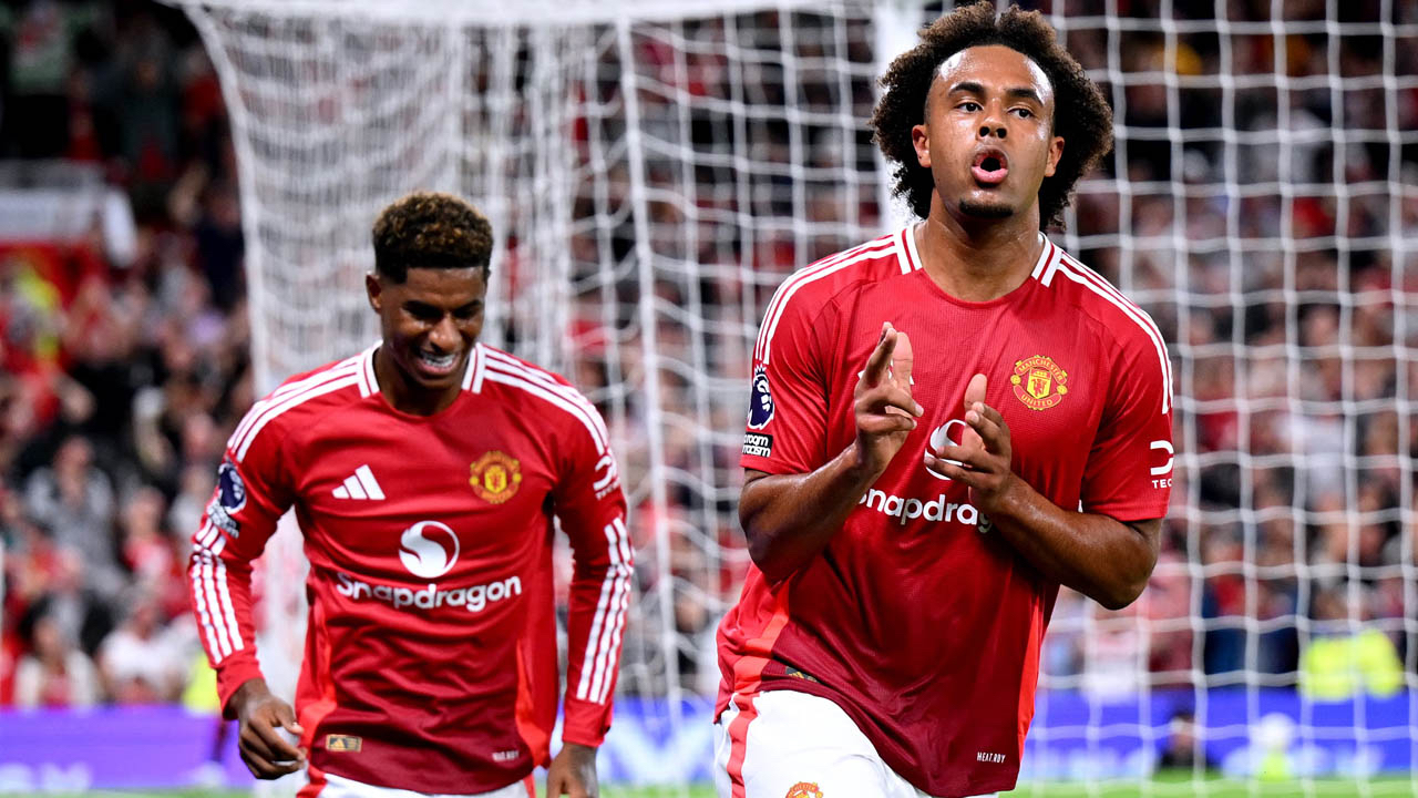 Manchester United Premier Lig'in açılış maçında galibiyeti yeni transferi Joshua Zirkzee ile kazandı