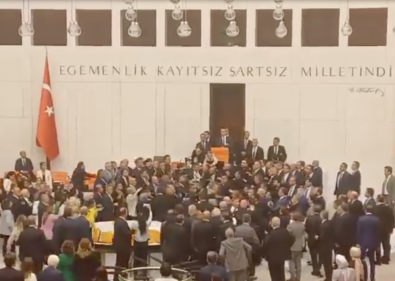 Can Atalay için toplanan Meclis'te gerginlik! Ahmet Şık'ın sözleri sonrası tansiyon yükseldi...