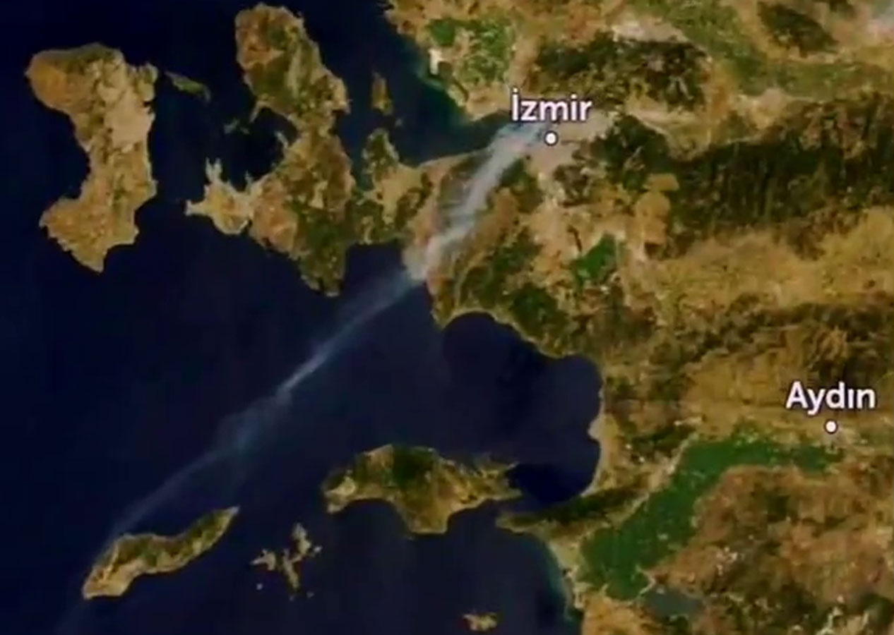 İzmir'deki korkunç yangının dumanı Ege adalarına kadar ulaştı!