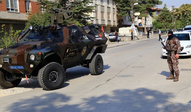 Polis 2 kardeşini rehin alan şahsı gözaltına aldı!