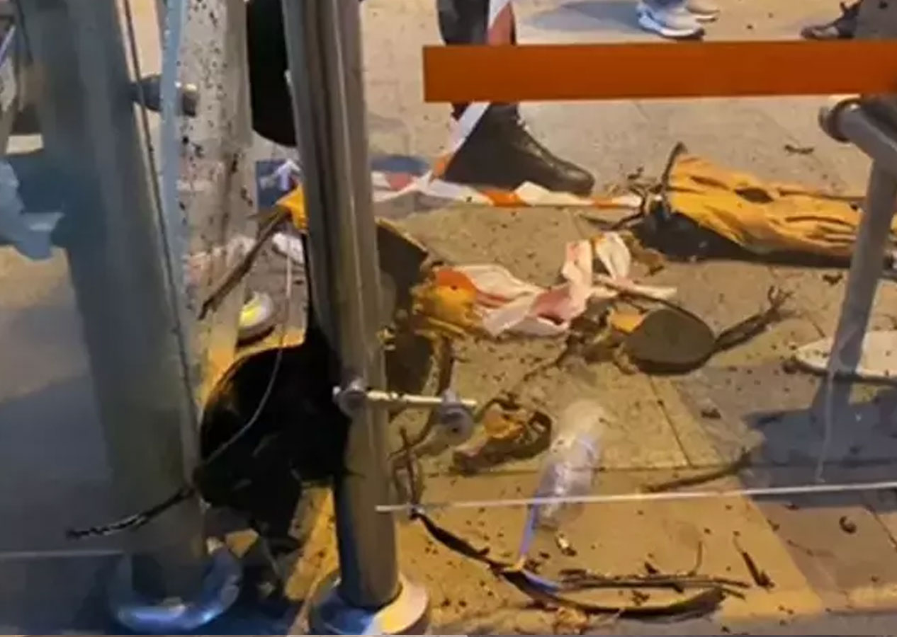 Sultanahmet'te tramvay durağında çanta unutuldu! Ekipler hemen harekete geçti