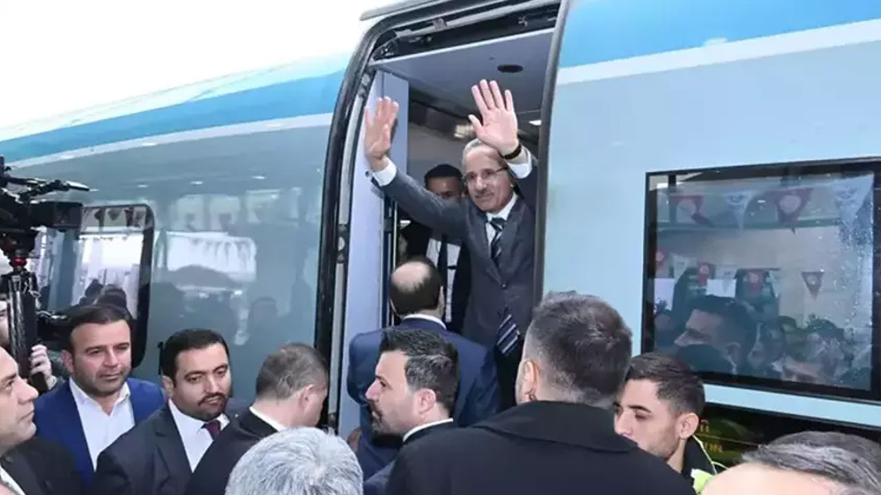 Ankara-Sivas YHT hattında yeni istasyon! Bakan Uraloğlu duyurdu!