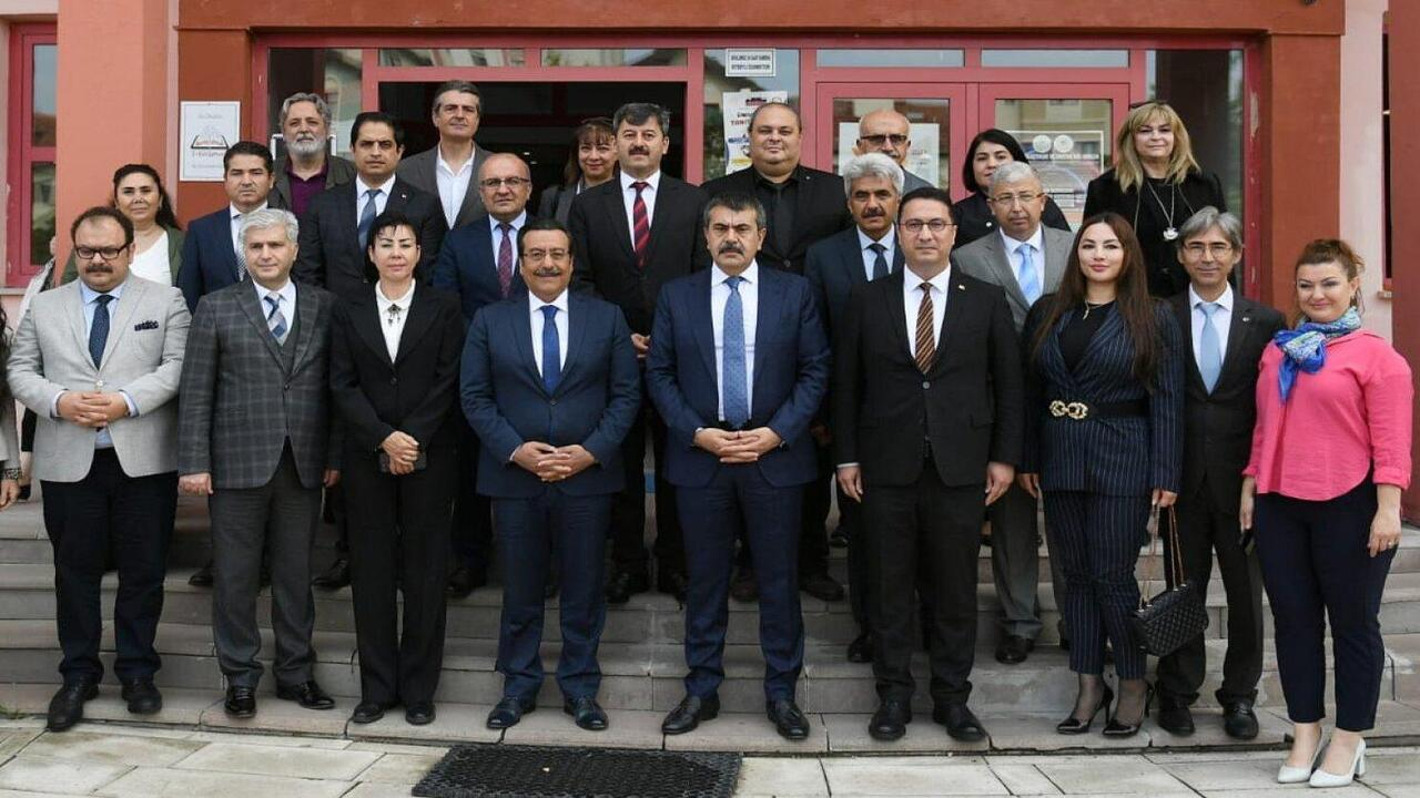 Milli Eğitim Bakanı Yusuf Tekin duyurdu: Öğretmen atamalarında yeni gelişme!