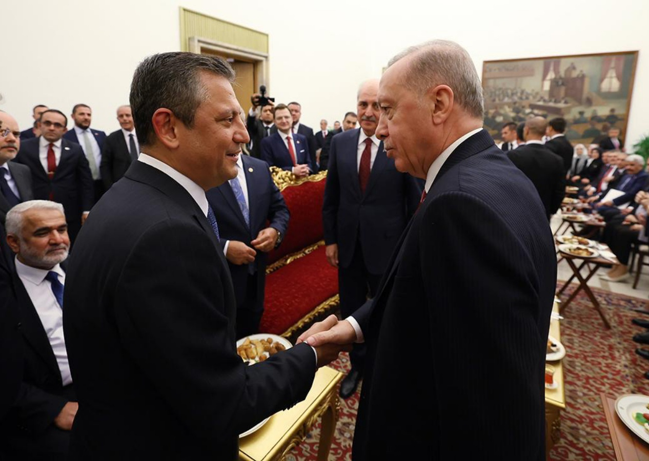CHP'li belediyeleri icra korkusu sardı! Özgür Özel'e baskı: Erdoğan ile görüş!
