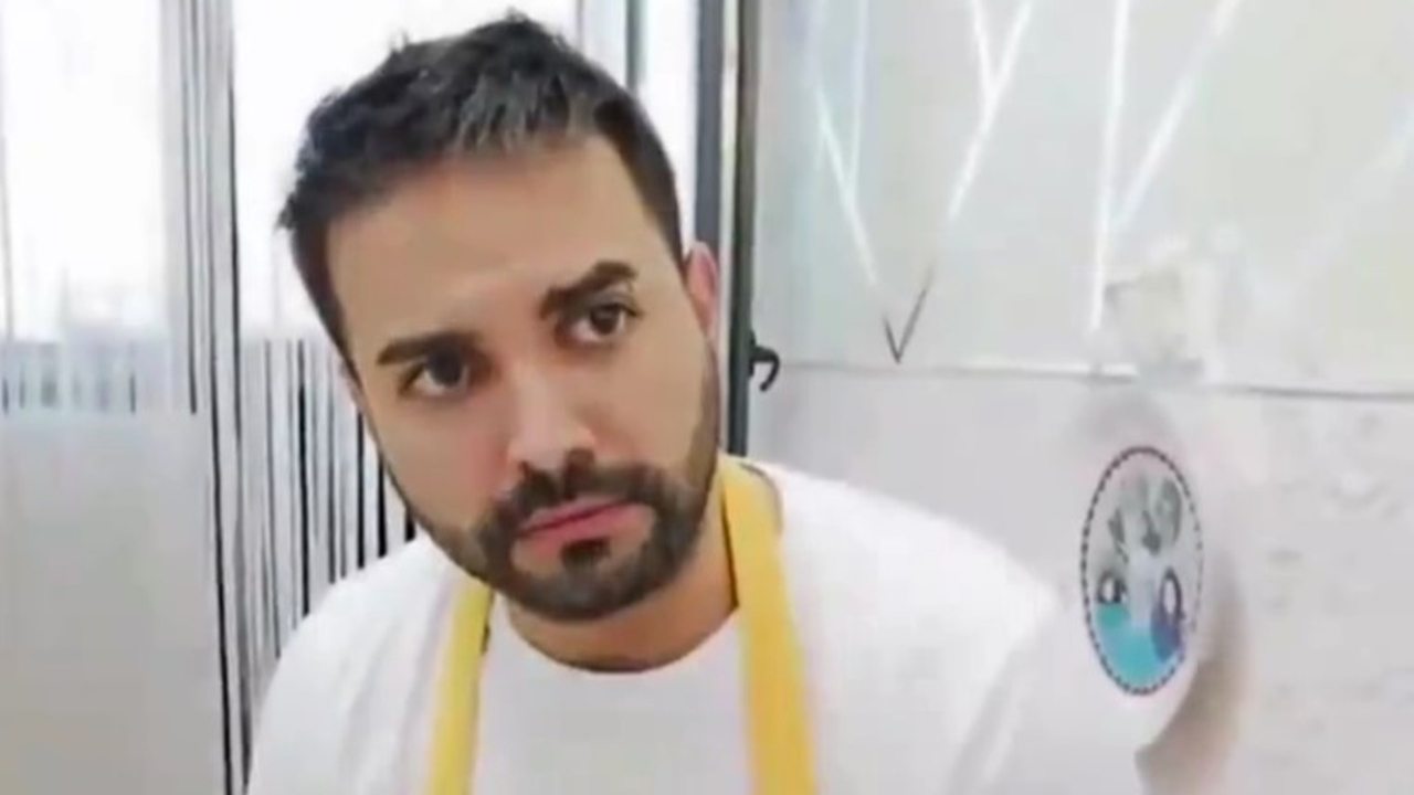 Kadir Ezildi yıllar sonra ortaya çıkan babasına sitem etti: O benim için öldü