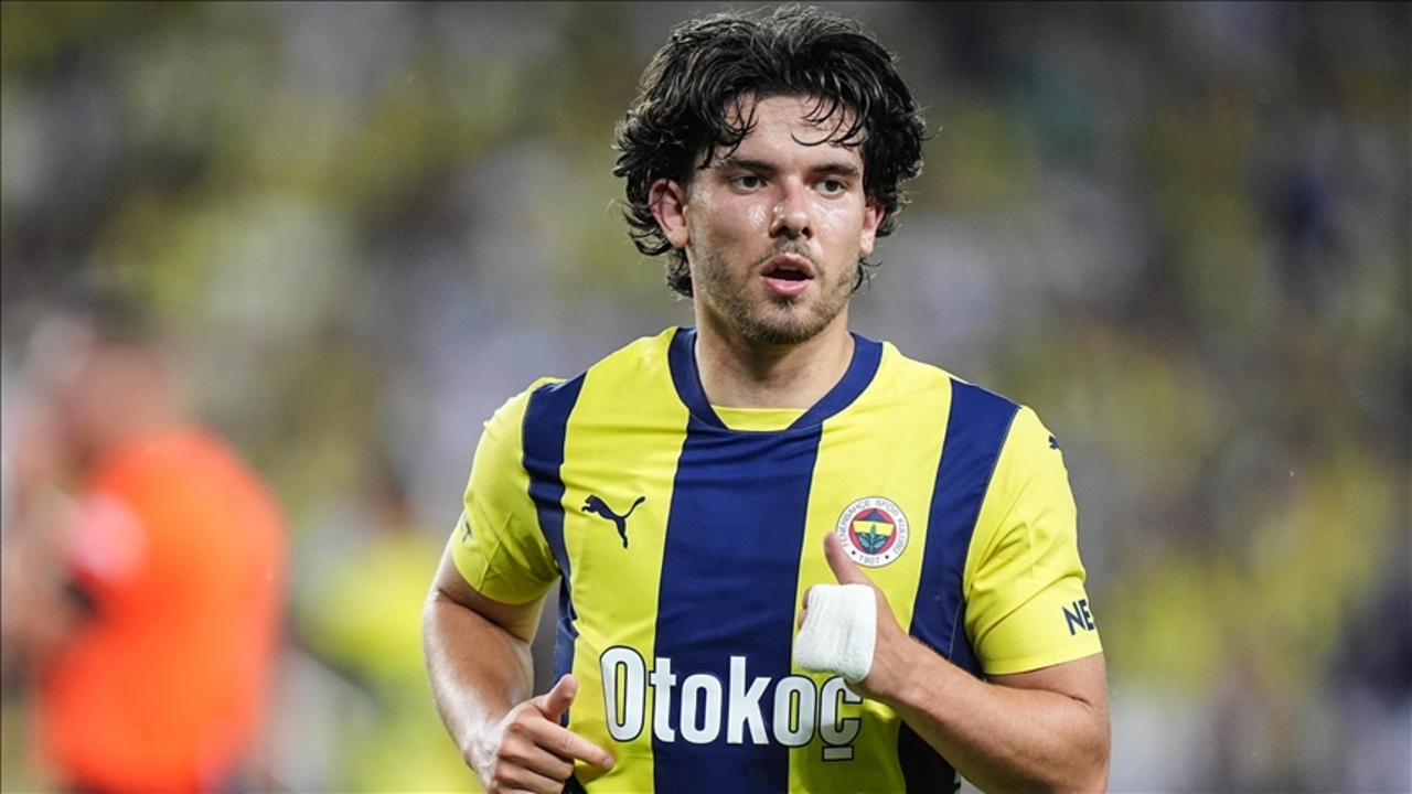 Fenerbahçe, Ferdi Kadıoğlu'nun transferini resmen açıkladı!