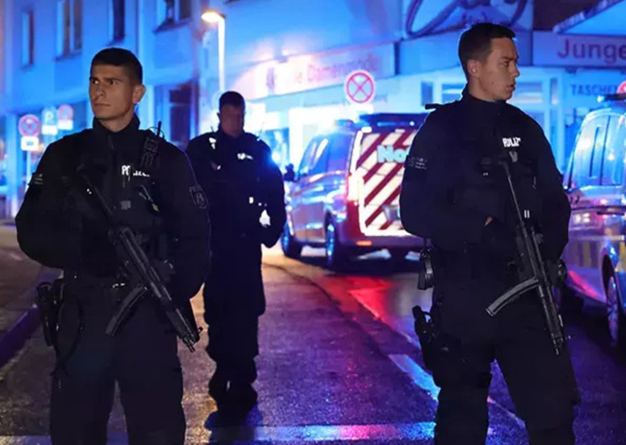 Almanya'da bıçaklı saldırı: Çok sayıda ölü ve yaralı var!