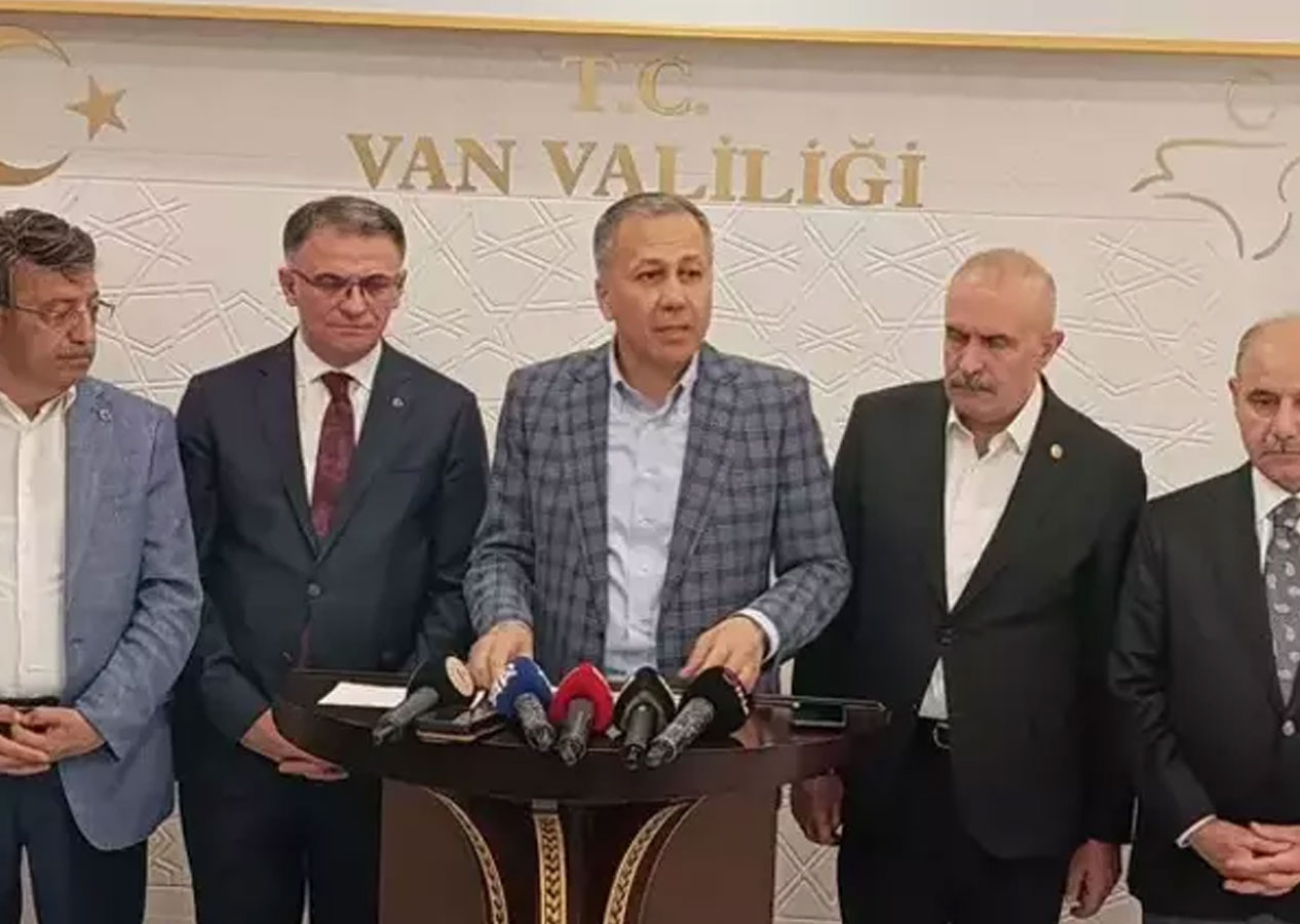 İçişleri Bakanı Yerlikaya Van'da temaslarda bulundu! "Kibirlenen bir eşkıya varsa bize söyleyin”