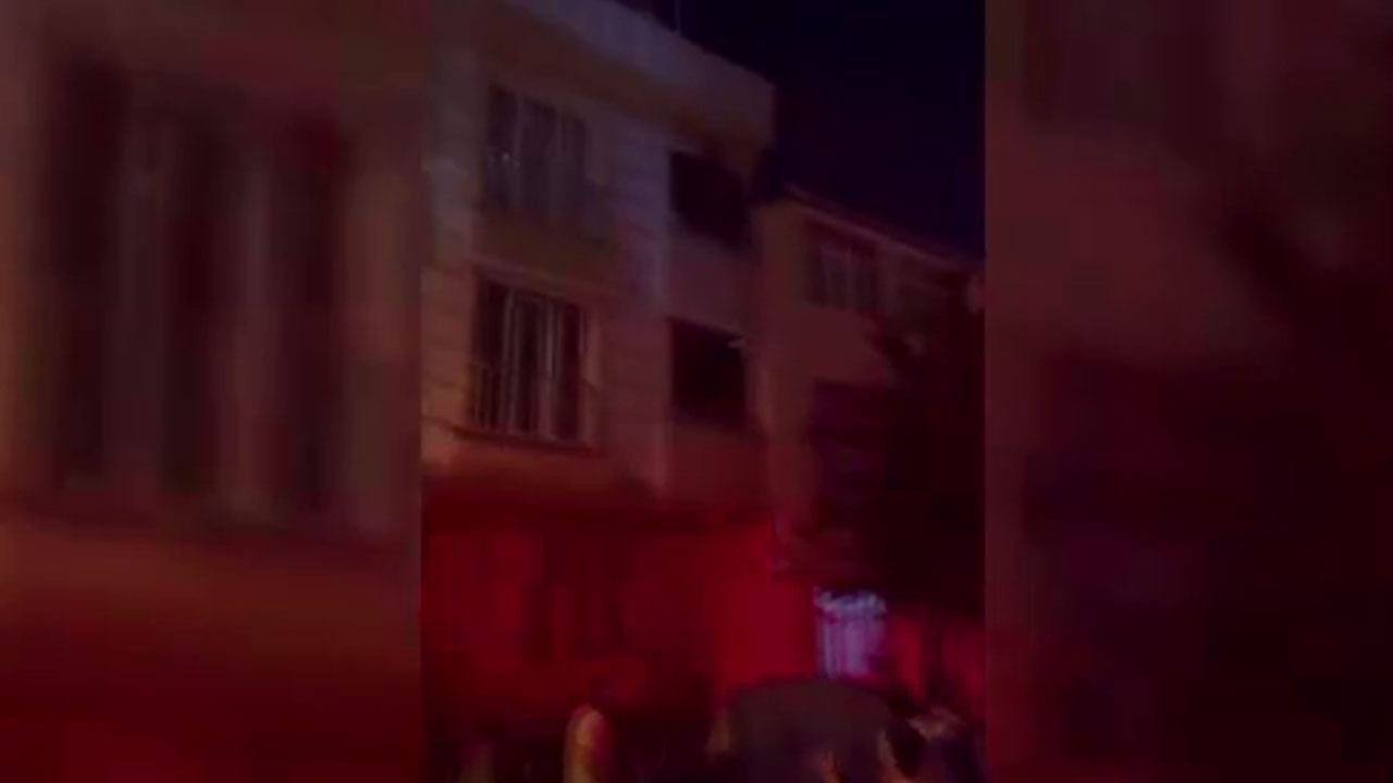 Küçükçekmece'de intihar etmeye çalıştı... Yastık ve minderlerin üzerine düştü!