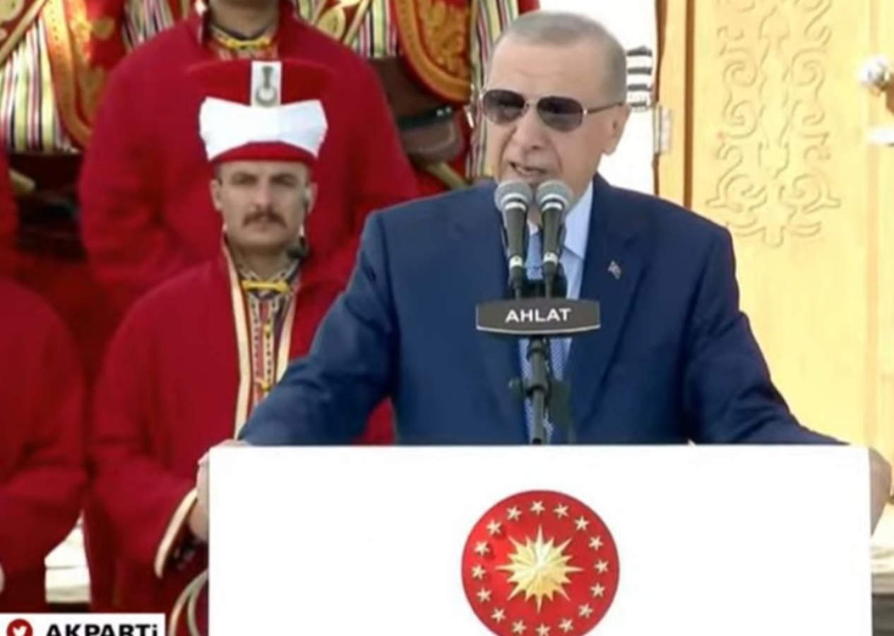 Cumhurbaşkanı Erdoğan Malazgirt Zaferi'nin 953. yıl dönümünde Ahlat'ta: Anadolu'da varlığımızı hazmedemeyenler büyük bir bozguna uğrar