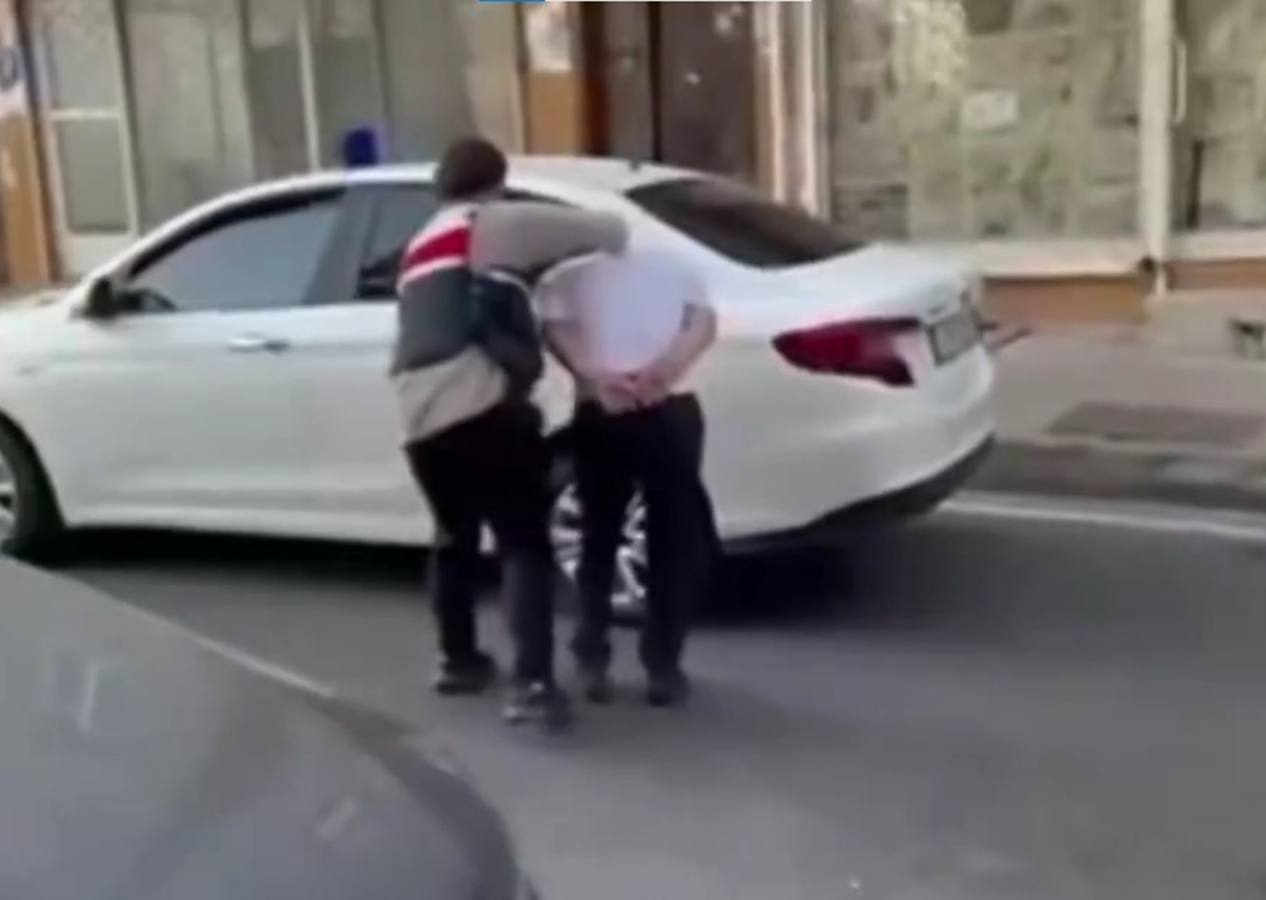 Suç örgütü kurma, kasten adam öldürmeye teşebbüs... 2 ayrı suç örgütüne KUYU-20 Operasyonu! Elebaşları dahil 11 şüpheli tutuklandı