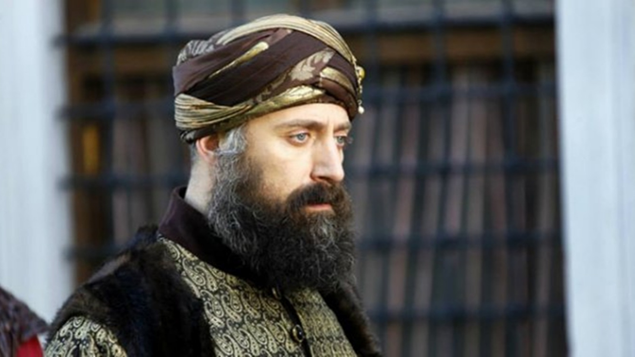 Halit Ergenç sakallarının sırrını açıkladı! Yeni rolünü anlattı