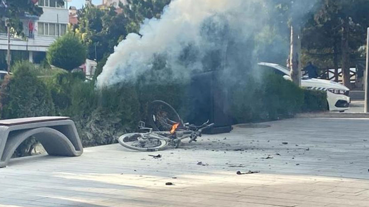 Bisikletin aküsü bomba gibi patladı! O anlar kameralara böyle yansıdı