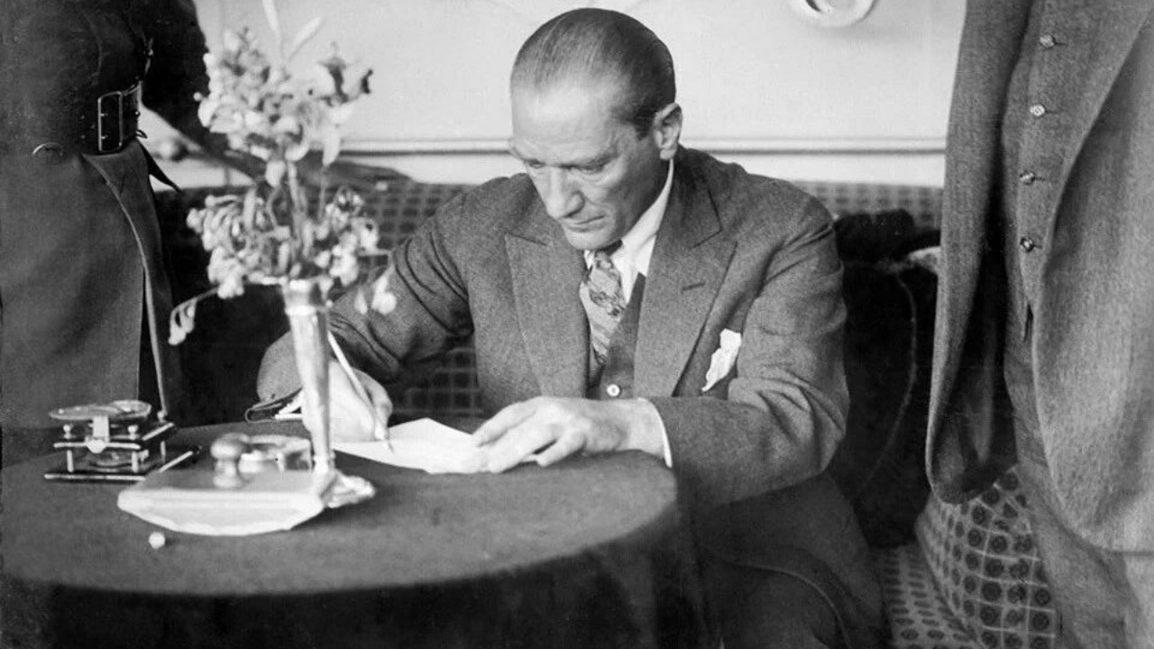 "Yurtta barış, dünyada barış" sözünün önemi nedir? Atatürk bu sözü ne zaman söyledi? İşte Türkiye ve dünyadaki durum...