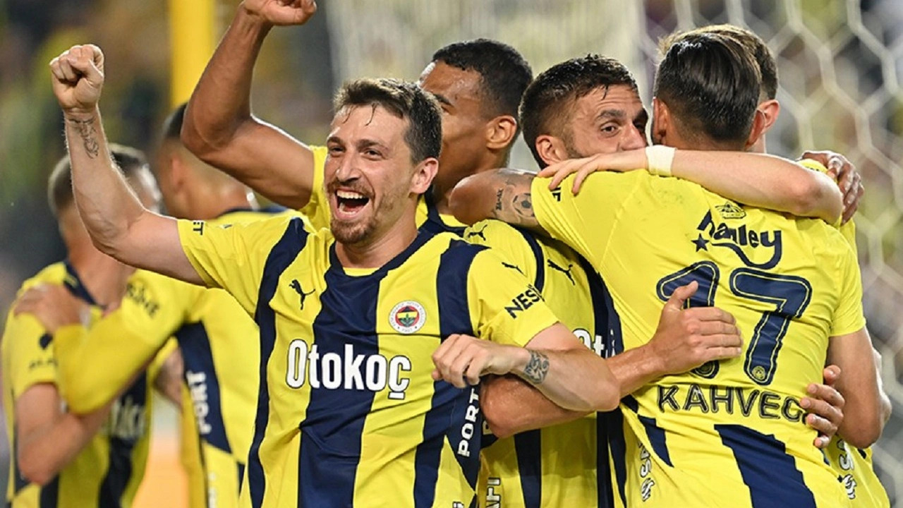 Fenerbahçeli futbolcular Galatasaray'ın elenmesiyle böyle dalga geçtiler!