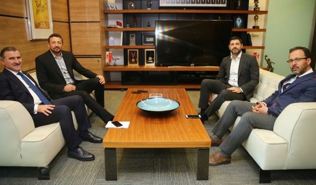 Türkoğlu: Milli takıma destek olmasını beklerdik!
