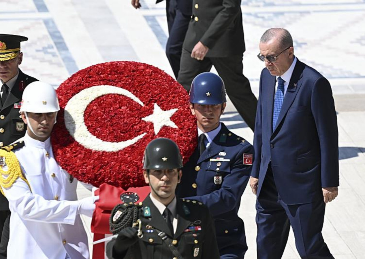 Büyük Zafer'in 102. yıl dönümü! Cumhurbaşkanı Erdoğan ve devlet erkanı Anıtkabir'i ziyaret etti!