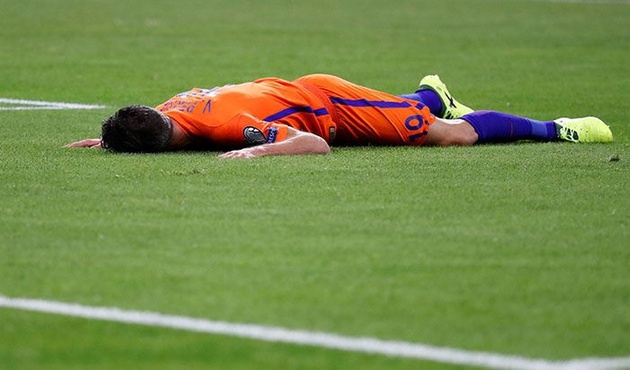 Advocaat sakat Van Persie'yi milli takıma çağırdı!