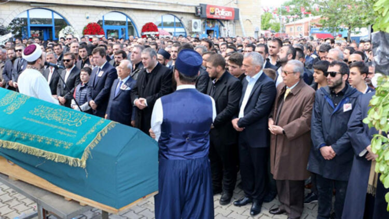Oflu İsmail'in oğlunun cenaze töreninde ünlü isimler boy gösterdi