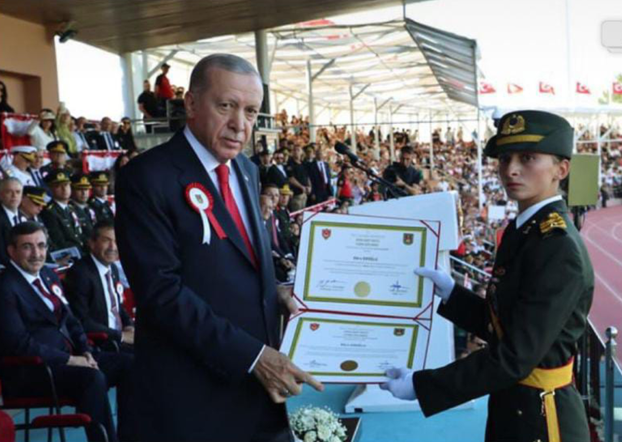 Devre birincisi Teğmen Ebru Eroğlu'ndan anlamlı paylaşım