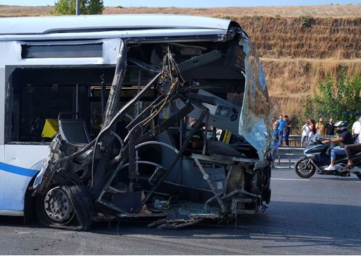 Küçükçekmece'deki metrobüs kazasıyla ilgili yeni gelişme! 5 kişi için tutuklama talebi