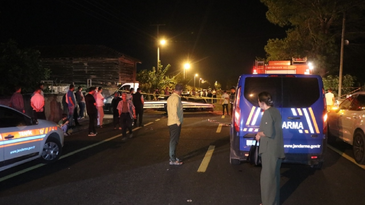 Sakarya'da iki otomobilin çarpıştığı kazada 7 kişi yaralandı