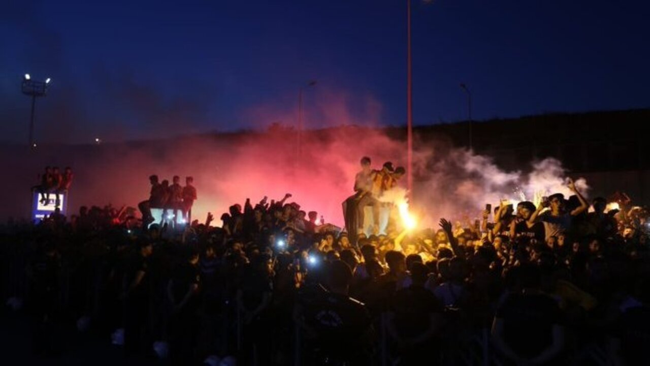 Galatasaray taraftarı, İstanbul Havalimanı'nda Victor Osimhen'i bekliyor!