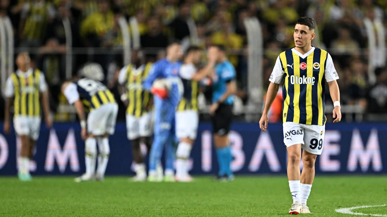 Fenerbahçe'de istenmeyen adam Emre Mor Arda Turan'ın Eyüpspor'una gidiyor