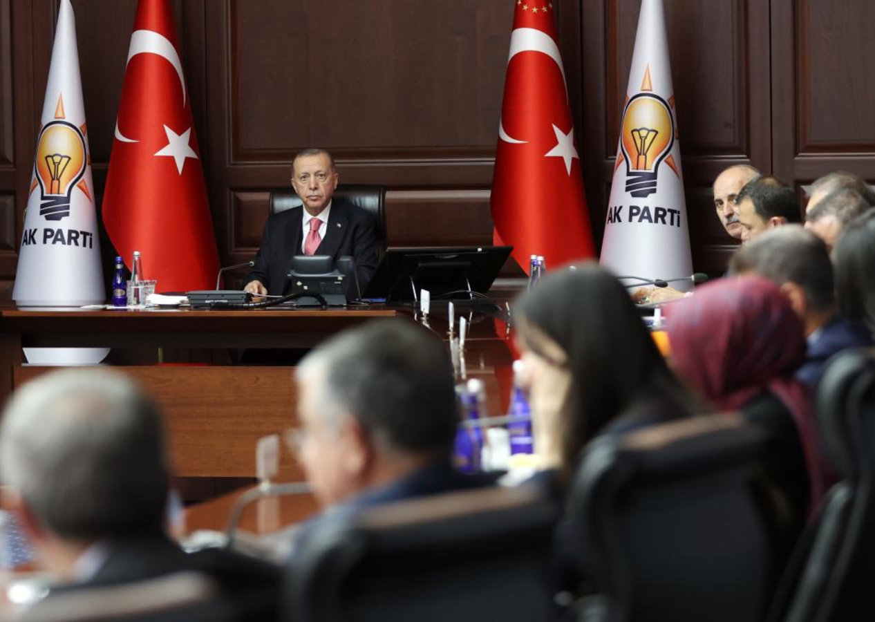 Cumhurbaşkanı Erdoğan imzayı attı, AK Parti' de 8. Olağan Büyük Kongre süreci başladı