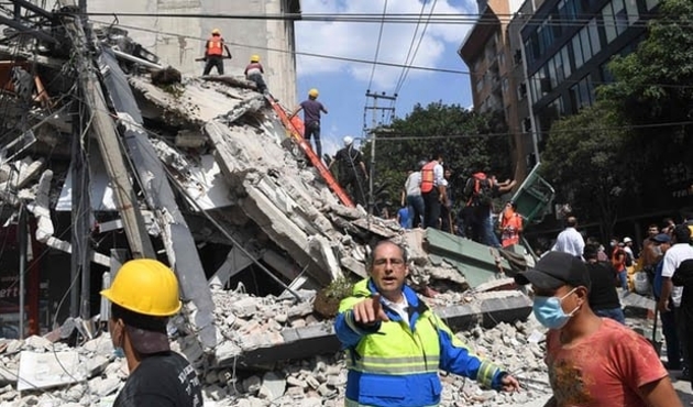 Meksika'da 7,1 büyüklüğünde deprem/Video...