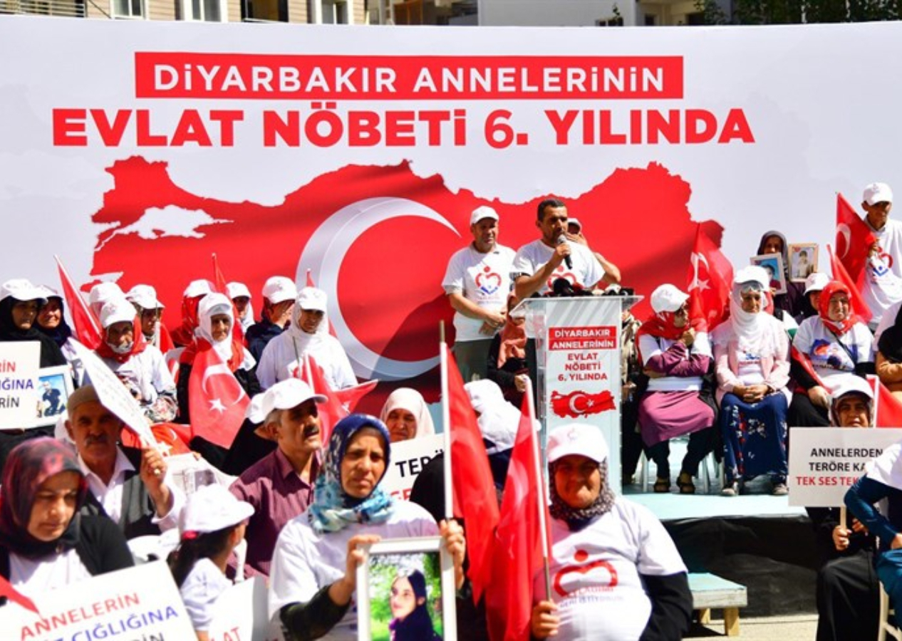 Diyarbakır annelerinin direnişi 6. yılına girdi. 6 yılda 482 aile nöbete katıldı, 55 aile çocuğuna kavuştu