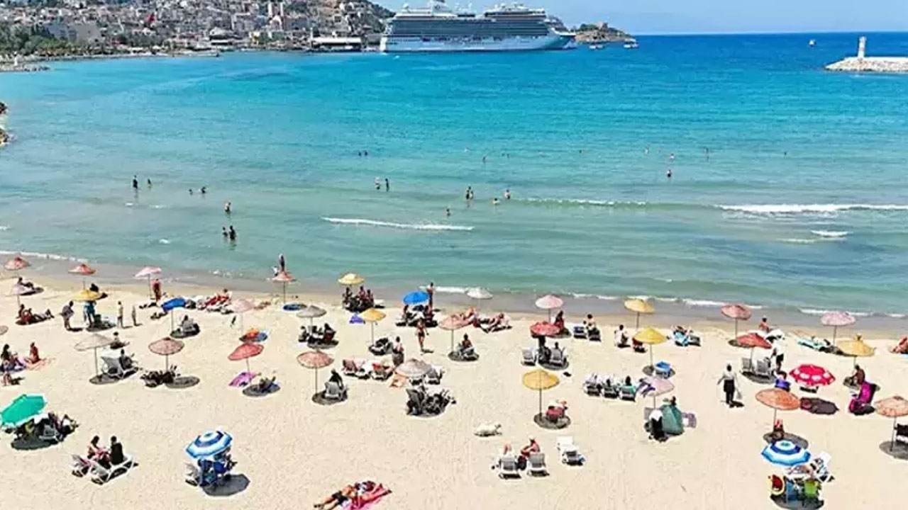 Kuşadası'nda şemsiye ve şezlong kiralama için yeni karar